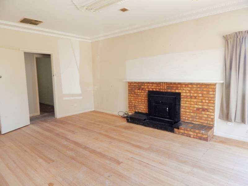 5 Hall Street, Kerang VIC 3579