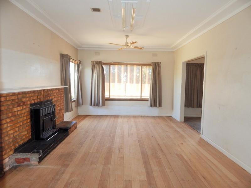 5 Hall Street, Kerang VIC 3579