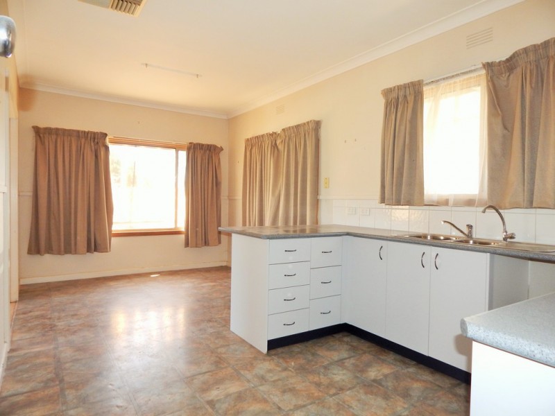 5 Hall Street, Kerang VIC 3579