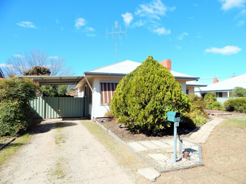5 Hall Street, Kerang VIC 3579