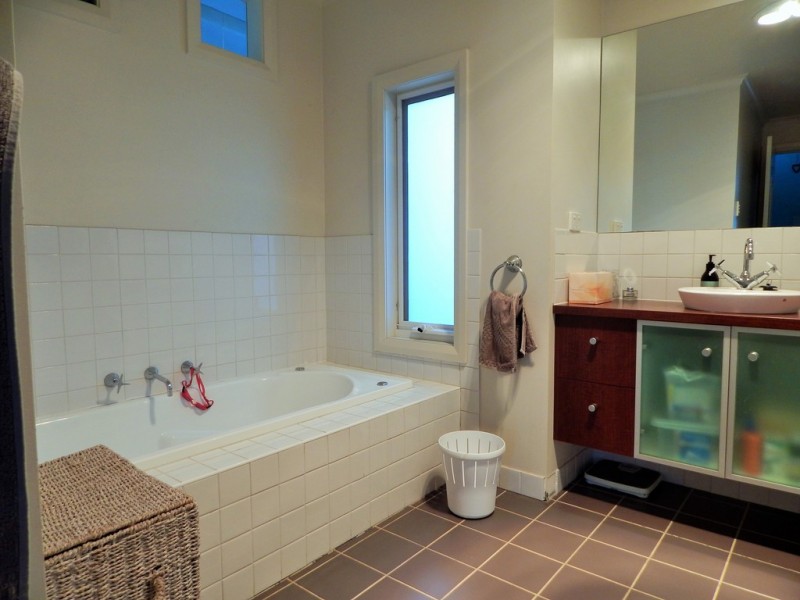 135 Victoria Street, Kerang VIC 3579