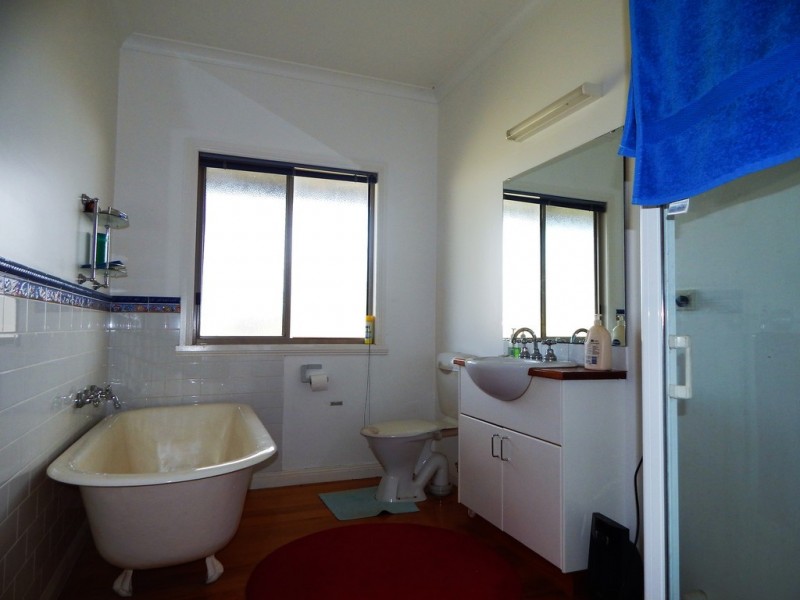 14 Collins Road, Kerang VIC 3579