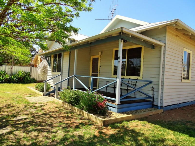 69 Shadforth Street, Kerang VIC 3579