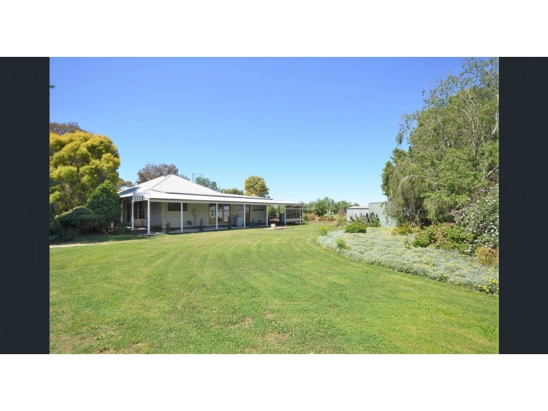 238 Fox Island Road, Gunbower VIC 3566