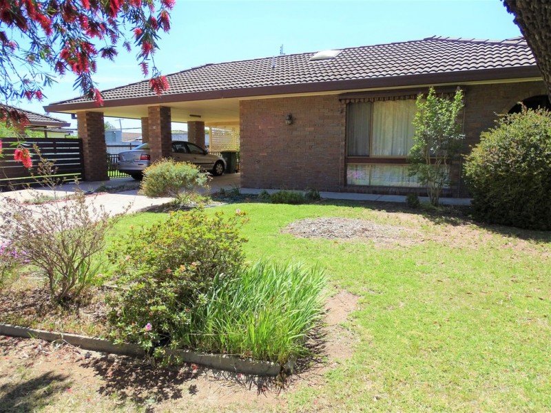 39 Bendigo Road, Kerang VIC 3579