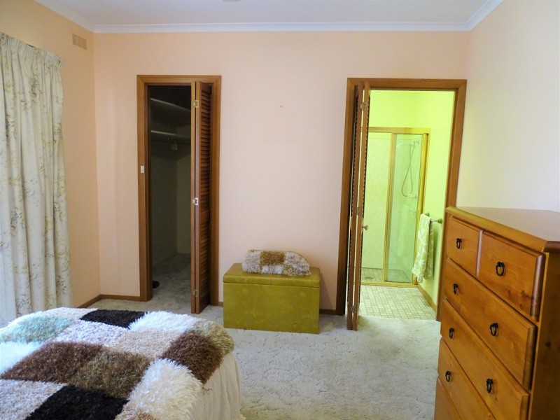 39 Bendigo Road, Kerang VIC 3579