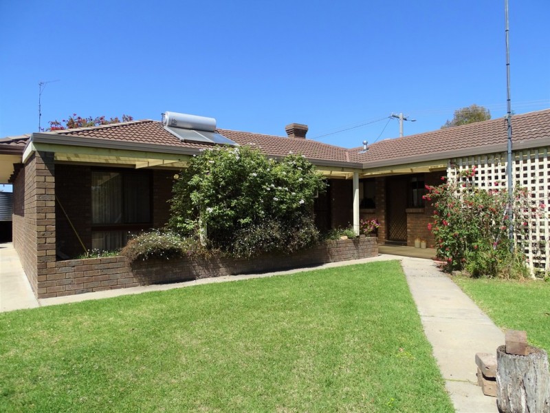 39 Bendigo Road, Kerang VIC 3579