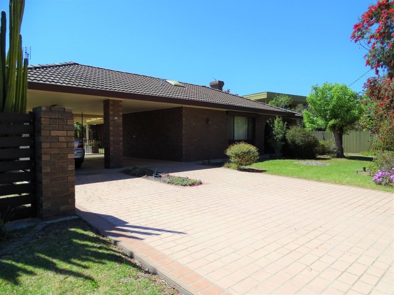 39 Bendigo Road, Kerang VIC 3579
