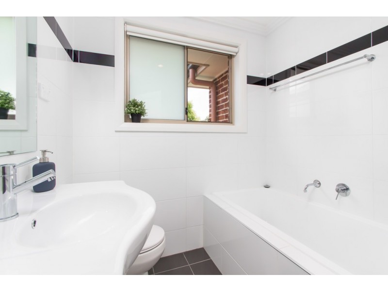 2/9 William Street, Richmond NSW 2753