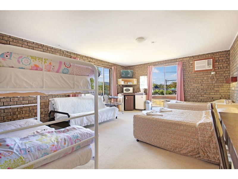 190 Jacobs Drive, Sussex Inlet NSW 2540