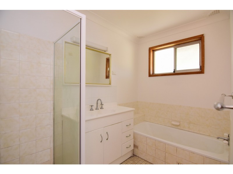 10 Jasmine Drive, Bomaderry NSW 2541