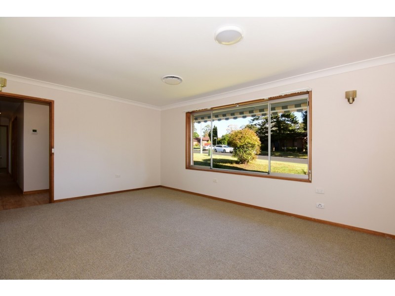 10 Jasmine Drive, Bomaderry NSW 2541