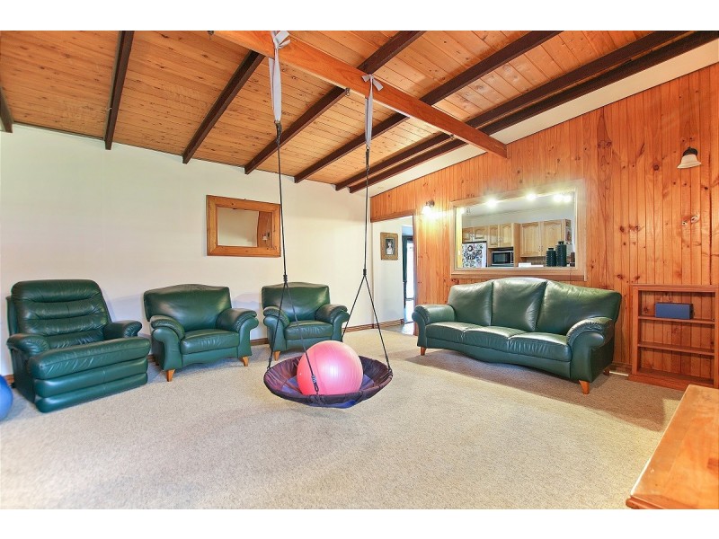 734 Sussex Inlet Road, Sussex Inlet NSW 2540