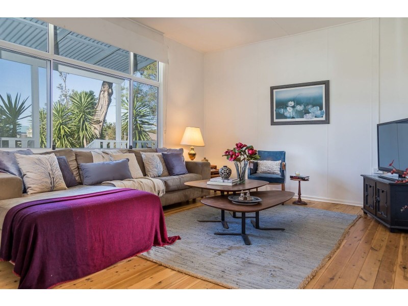 26 Renown Avenue, Shoalhaven Heads NSW 2535