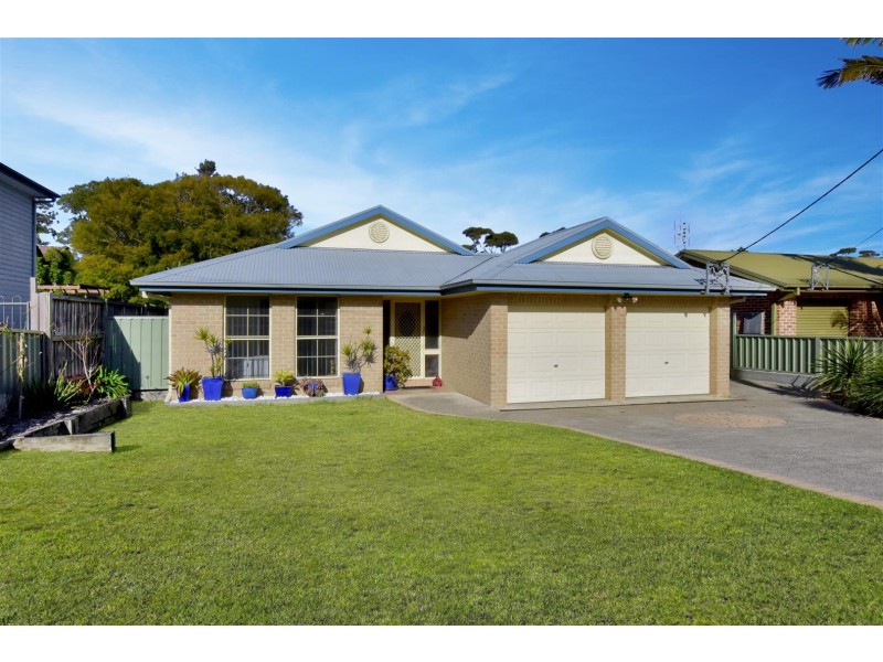 24 Renown Avenue, Shoalhaven Heads NSW 2535