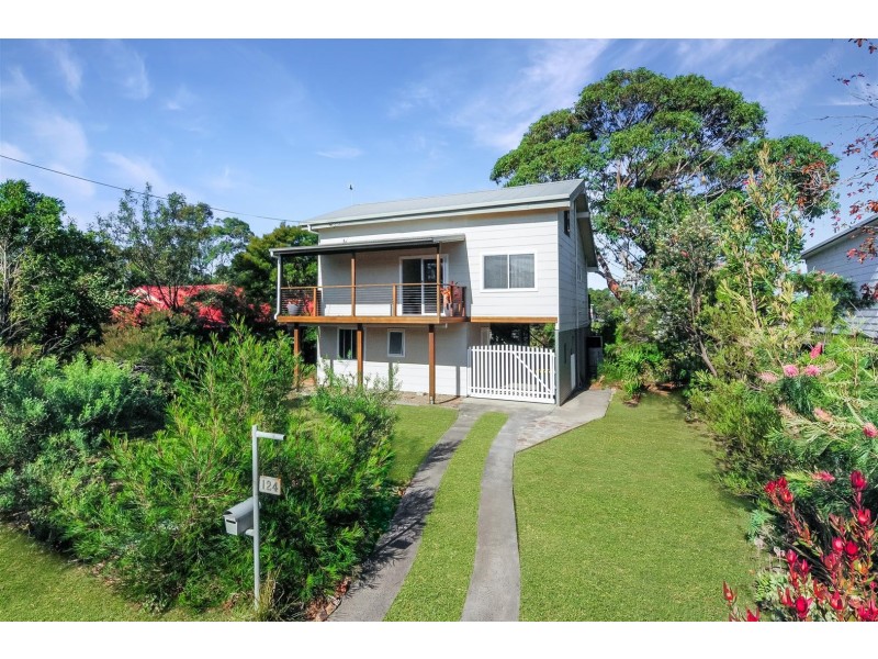 124 Scott Street, Shoalhaven Heads NSW 2535