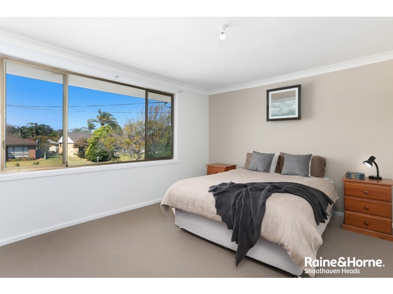 13 Oval Drive, Shoalhaven Heads NSW 2535