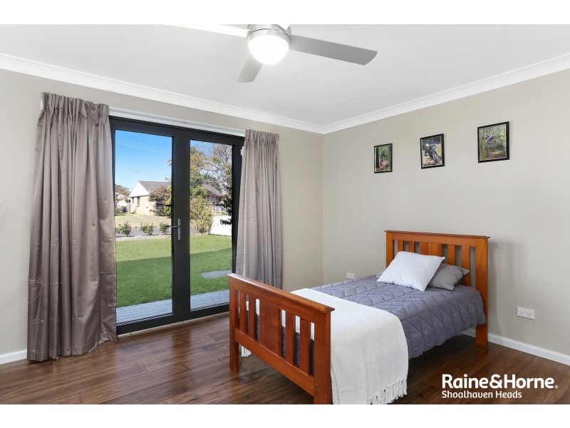 13 Oval Drive, Shoalhaven Heads NSW 2535