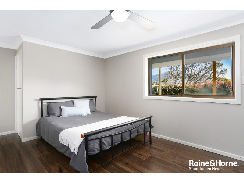 13 Oval Drive, Shoalhaven Heads NSW 2535