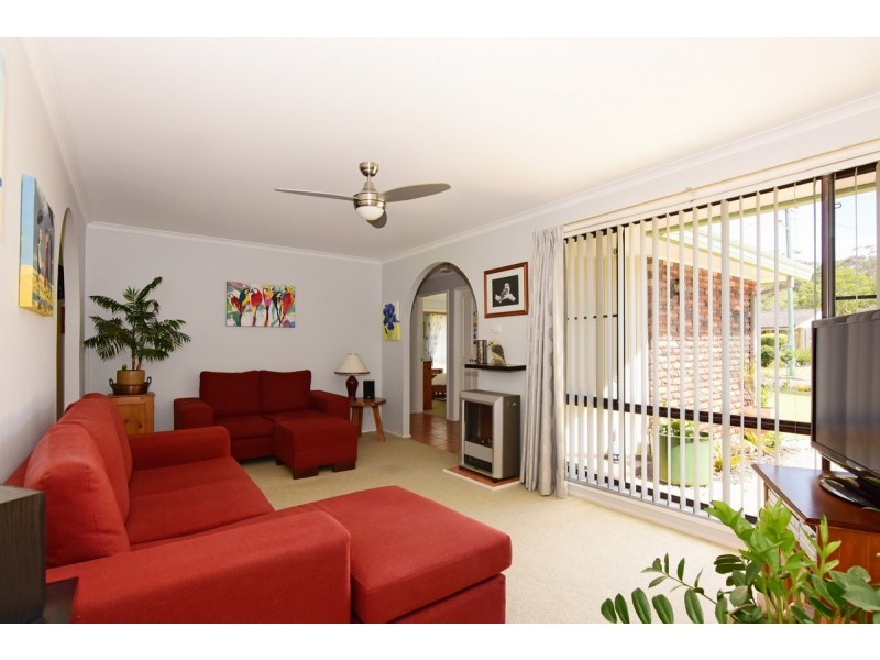 8 Boyd Street, Shoalhaven Heads NSW 2535