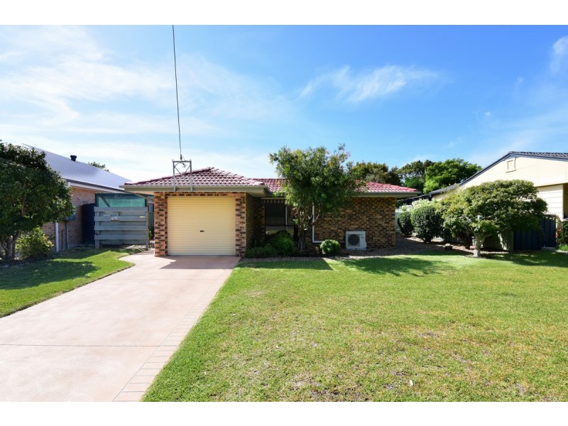36 Oval Drive, Shoalhaven Heads NSW 2535