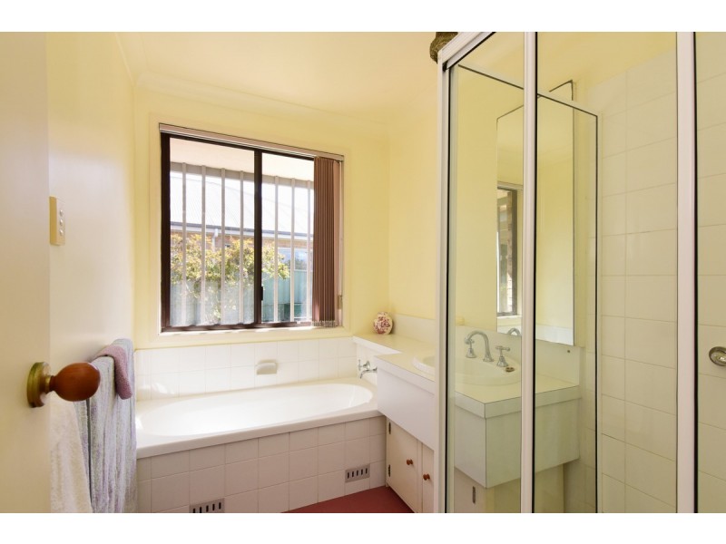 36 Oval Drive, Shoalhaven Heads NSW 2535