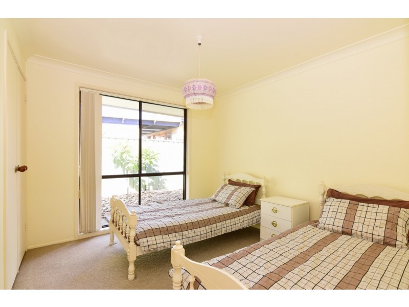 36 Oval Drive, Shoalhaven Heads NSW 2535