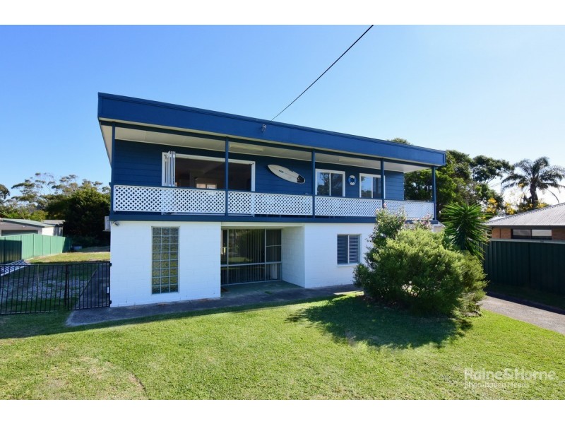 9 Mathews Street, Shoalhaven Heads NSW 2535
