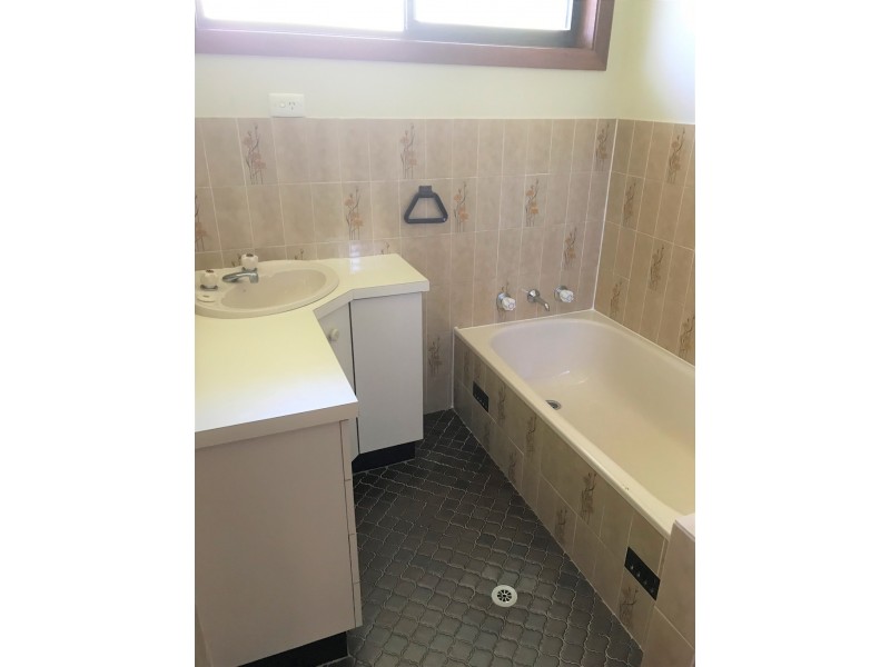 4 Heard Avenue, Shoalhaven Heads NSW 2535