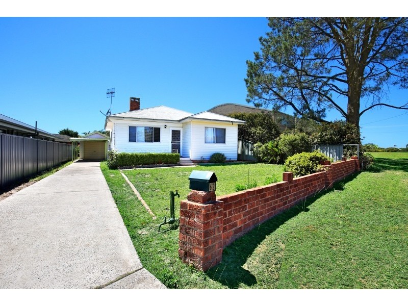 62 Meroo Road, Bomaderry NSW 2541