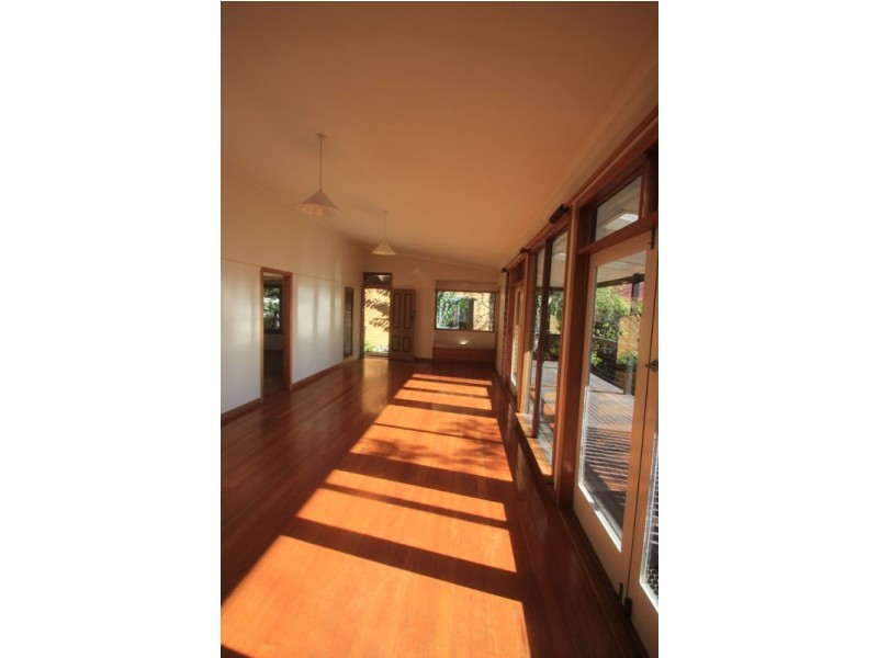 12 Nita Place, Bomaderry NSW 2541