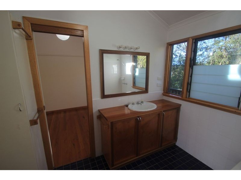 12 Nita Place, Bomaderry NSW 2541