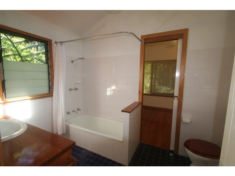 12 Nita Place, Bomaderry NSW 2541