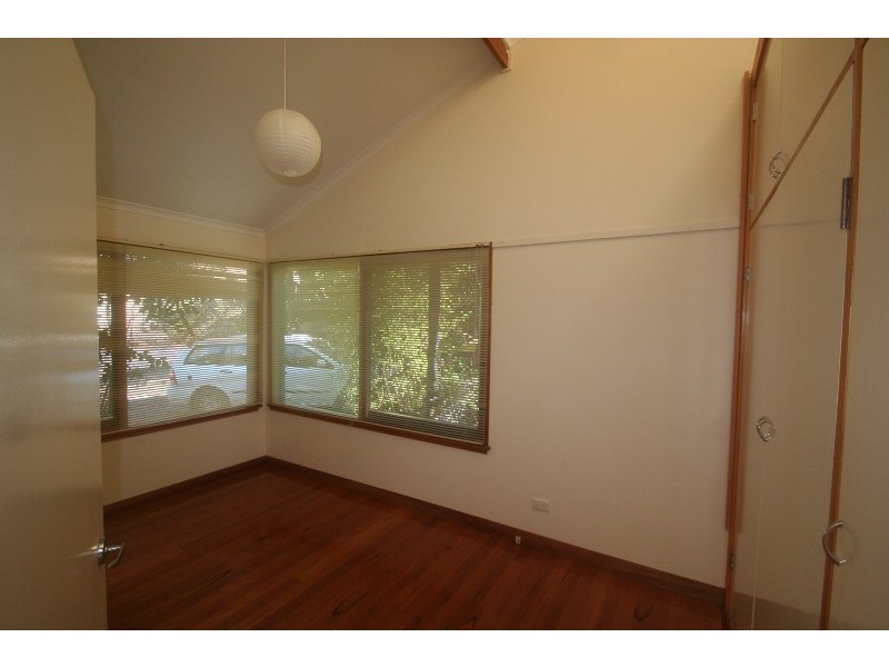 12 Nita Place, Bomaderry NSW 2541