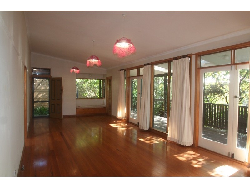 12 Nita Place, Bomaderry NSW 2541