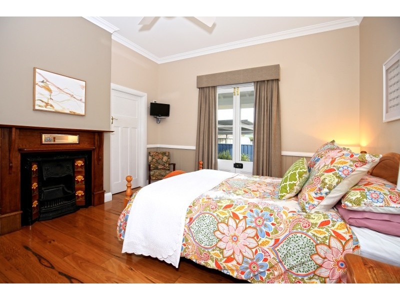 22 Plunkett Street, Nowra NSW 2541