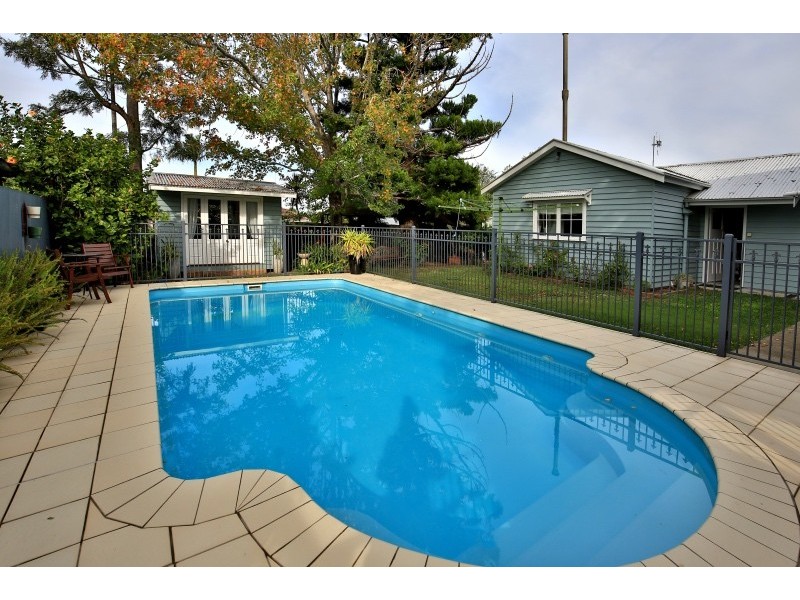 22 Plunkett Street, Nowra NSW 2541