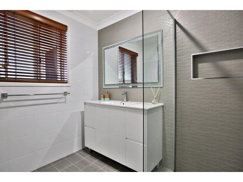 19 Lovegrove Street, Shoalhaven Heads NSW 2535