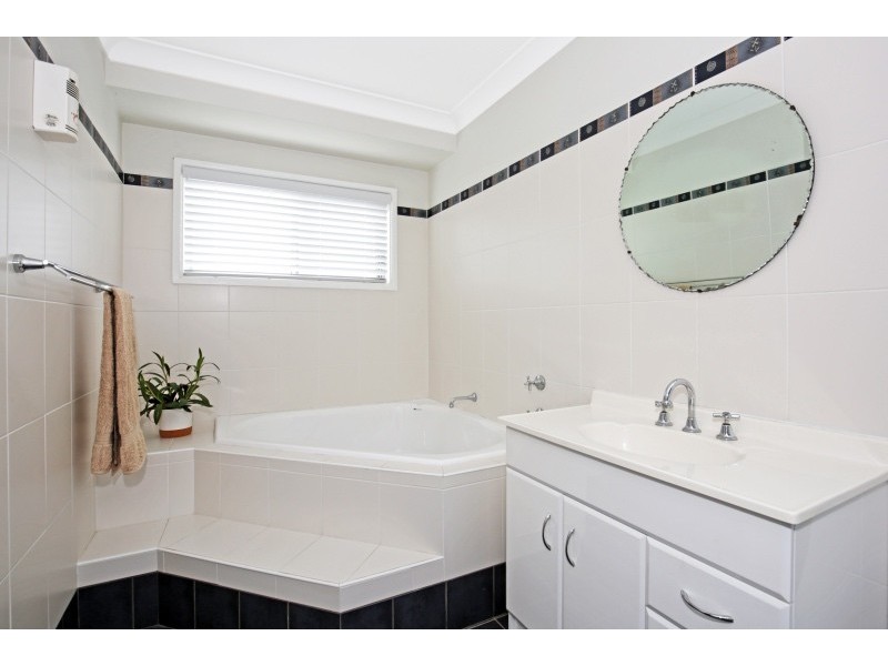 19 Lovegrove Street, Shoalhaven Heads NSW 2535