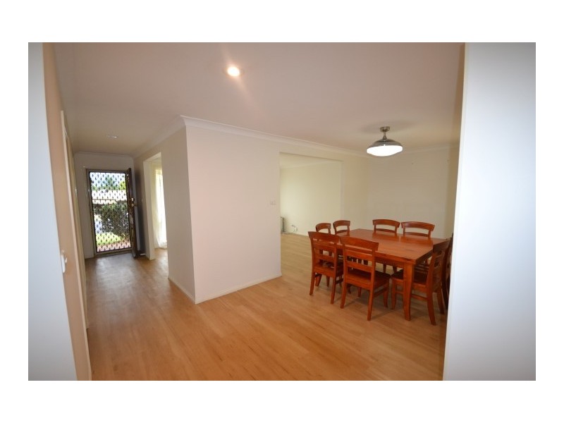 102 Jasmine Drive, Bomaderry NSW 2541