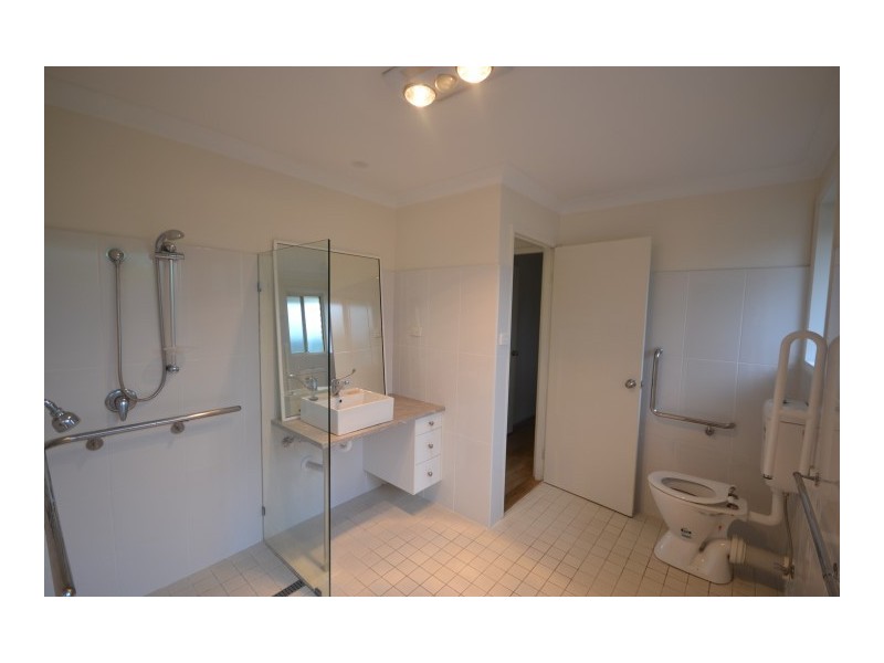 102 Jasmine Drive, Bomaderry NSW 2541