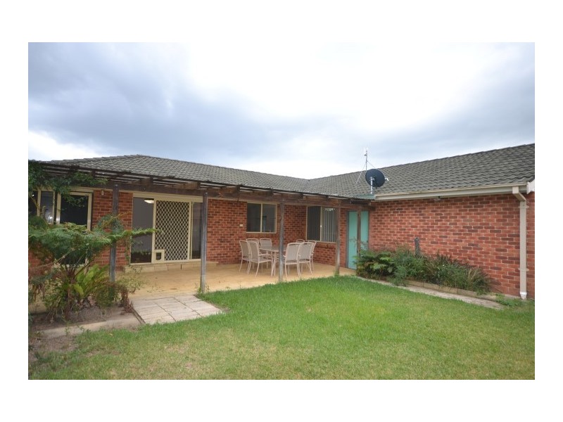 102 Jasmine Drive, Bomaderry NSW 2541