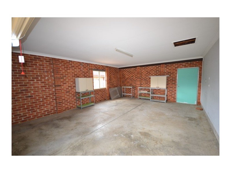 102 Jasmine Drive, Bomaderry NSW 2541