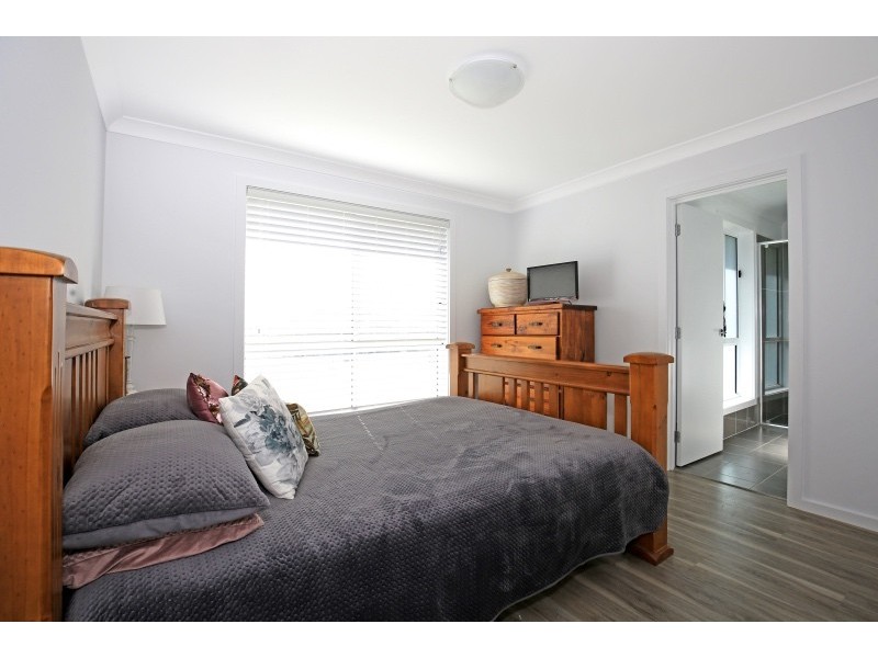 40 Jindalee Crescent, Nowra NSW 2541