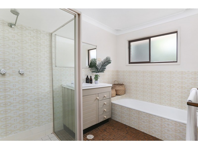 2 Windsor Drive, Berry NSW 2535