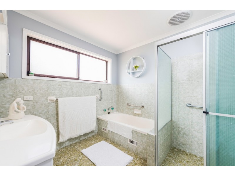 15 Salisbury Drive, Nowra NSW 2541