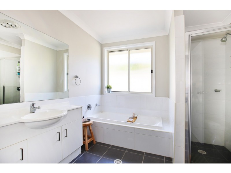 16 Huntingdale Park Road, Berry NSW 2535