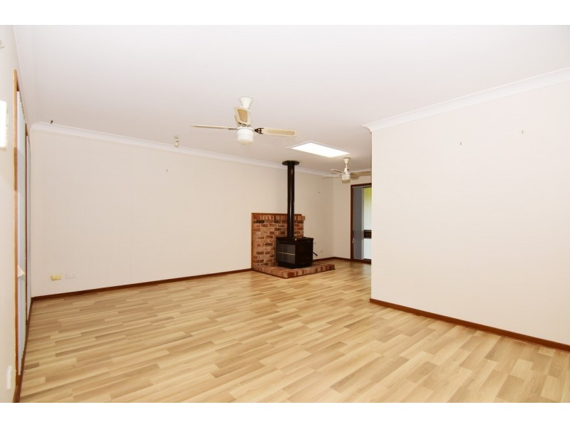 27 Salisbury Drive, Nowra NSW 2541