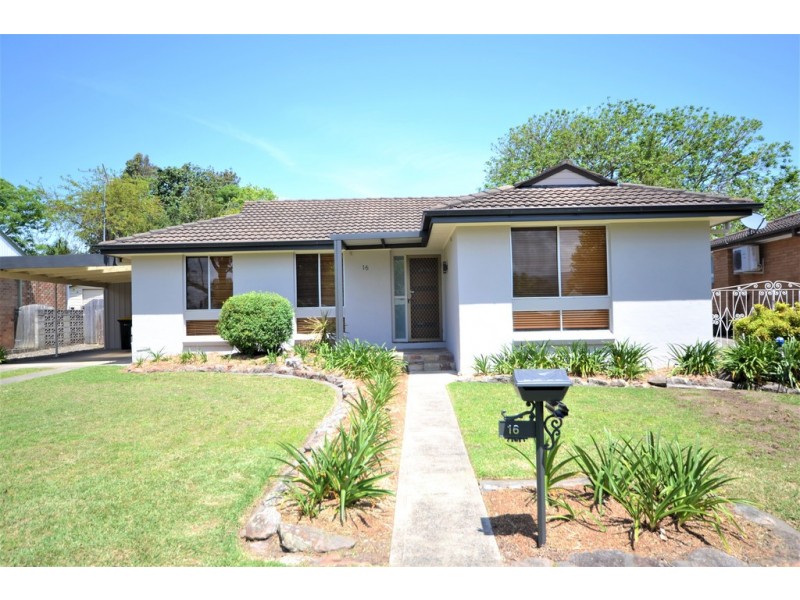 16 Castle Glen, North Nowra NSW 2541