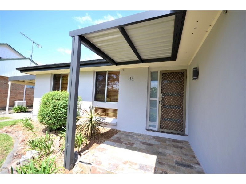 16 Castle Glen, North Nowra NSW 2541